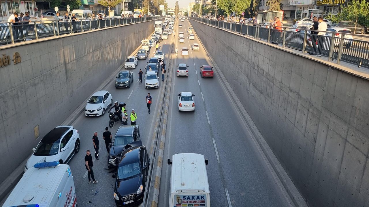 Şanlıurfa'da maddi zarara neden olan trafik kazası