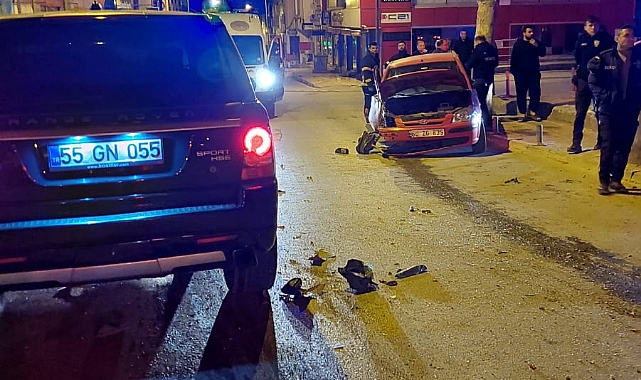 Niksar'da Gece Trafik Kazasında 3 Kişi Yaralandı.