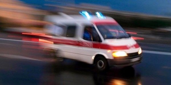 Akyazı'da trafik kazasında 3 kişi yaralandı.