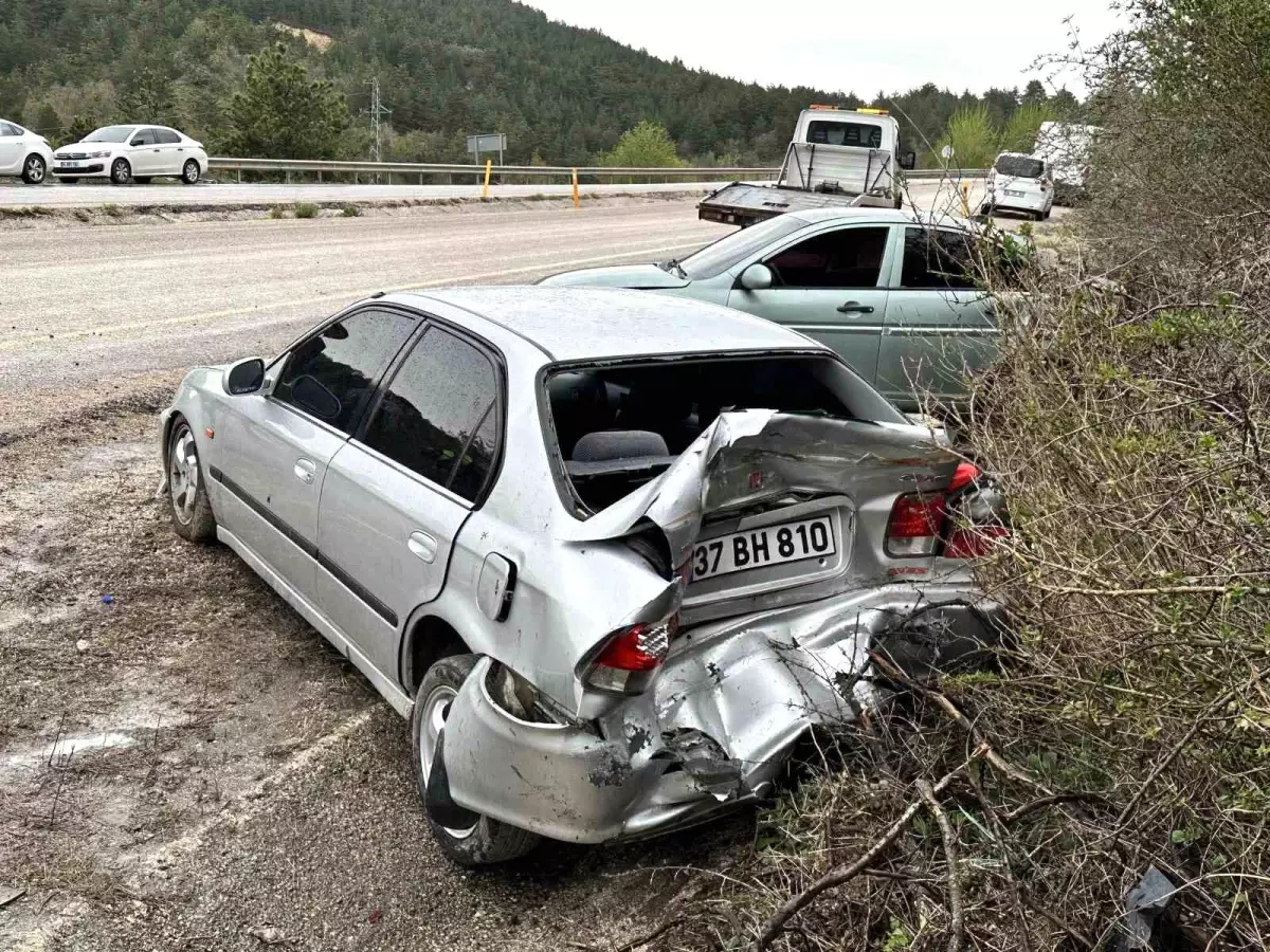 Kastamonu'da Trafik Kazasında 4 Kişi Yaralandı