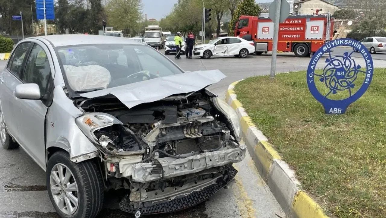 Aydın'da Nisan ayında 5 kişinin hayatını kaybettiği trafik kazası yaşandı.