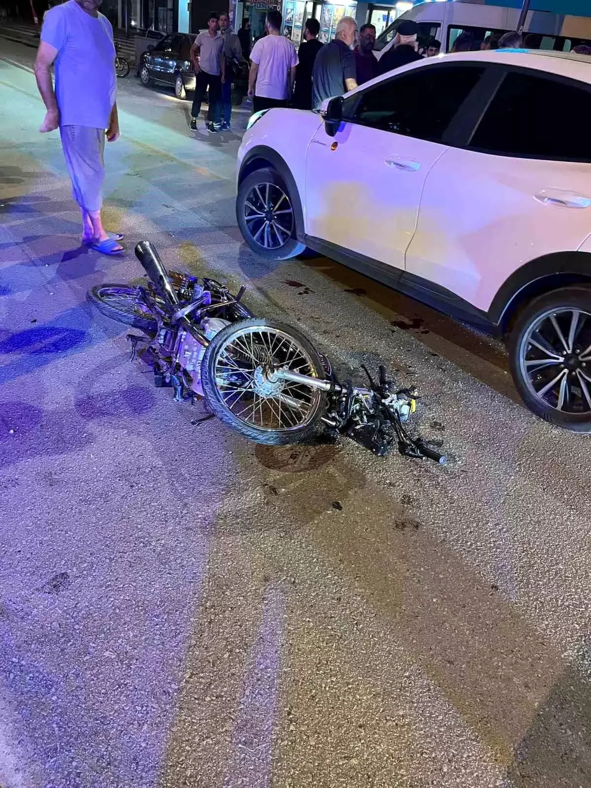 Dörtyol'da Korkunç Trafik Kazası: Motosiklet Kötü Bir Şekilde Hasar Gördü