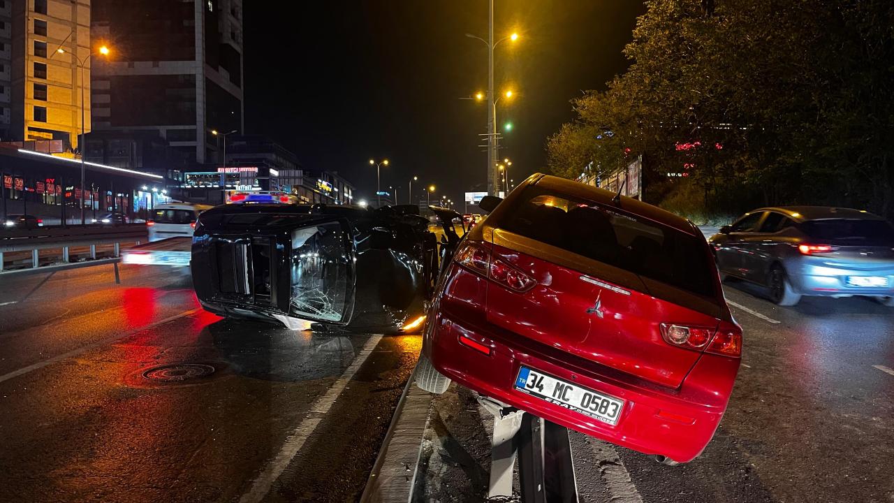 Esenyurt'ta zincirleme kaza sonucunda 2 kişi yaralandı.