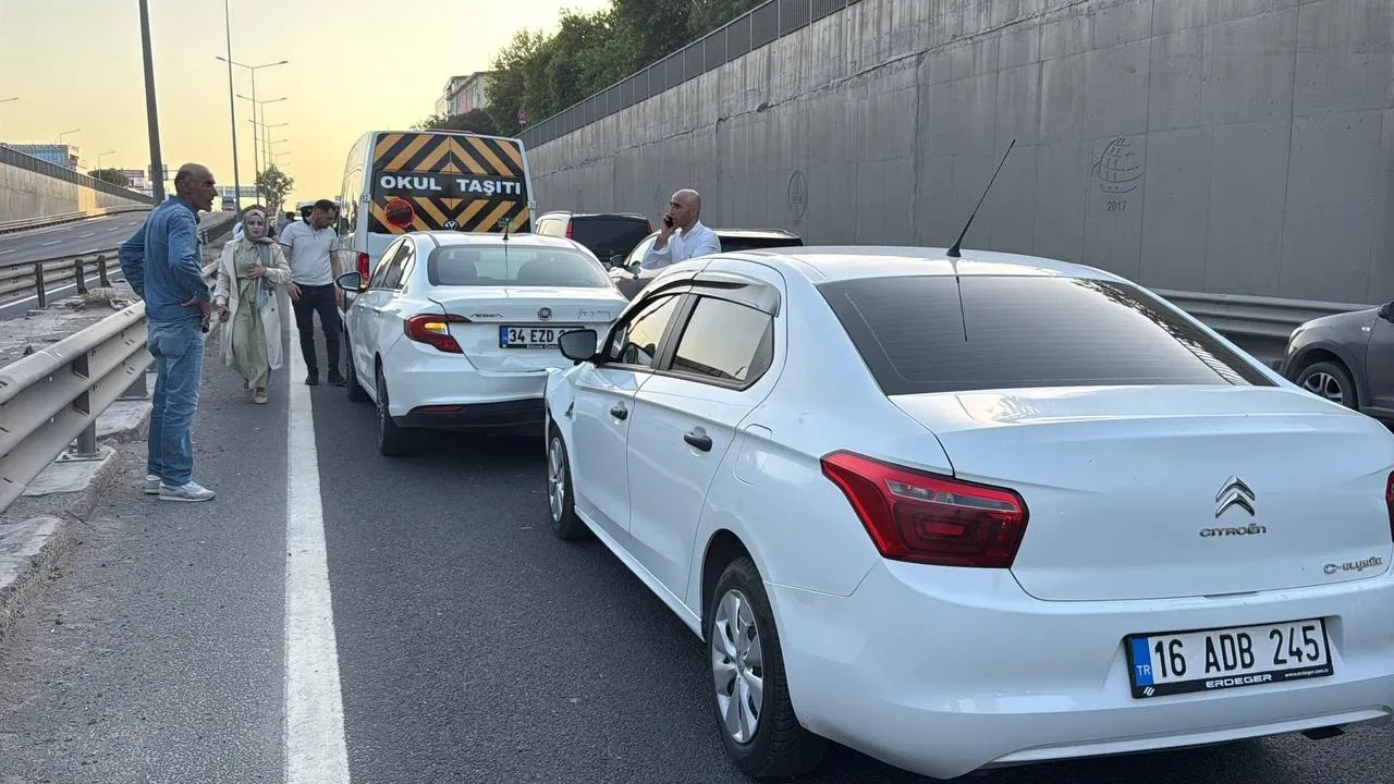 Kocaeli'de ardışık kazalar meydana geldi!