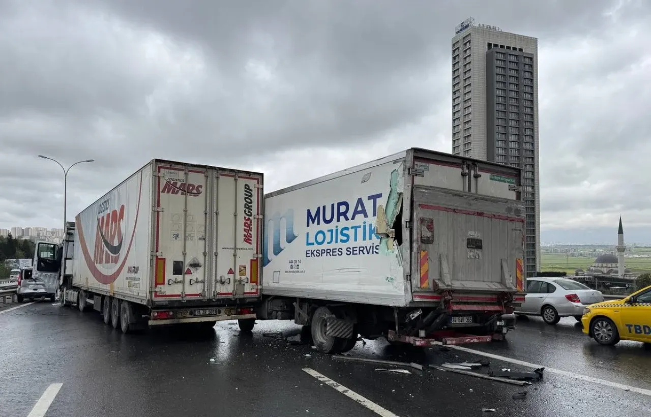 Avcılar'da ardışık trafik kazası ulaşımı engelledi
