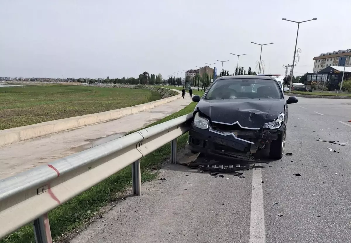Beyşehir'de Kaza: 2 Kişi Yaralı