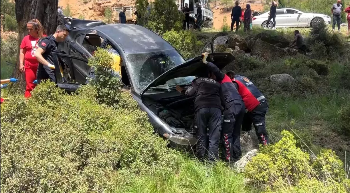 Bucak'ta Kaza: 3 Kişi Yaralı