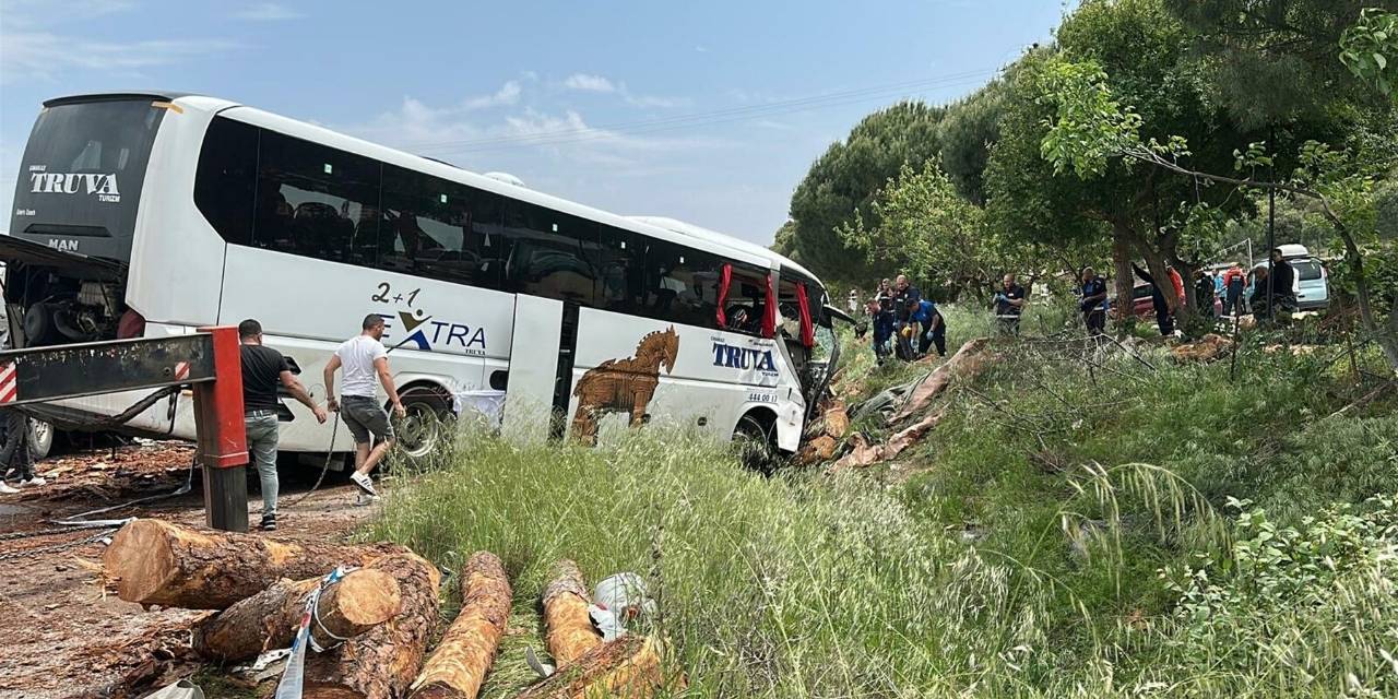 Çanakkale'de kaza: 8 kişi yaşamını yitirdi