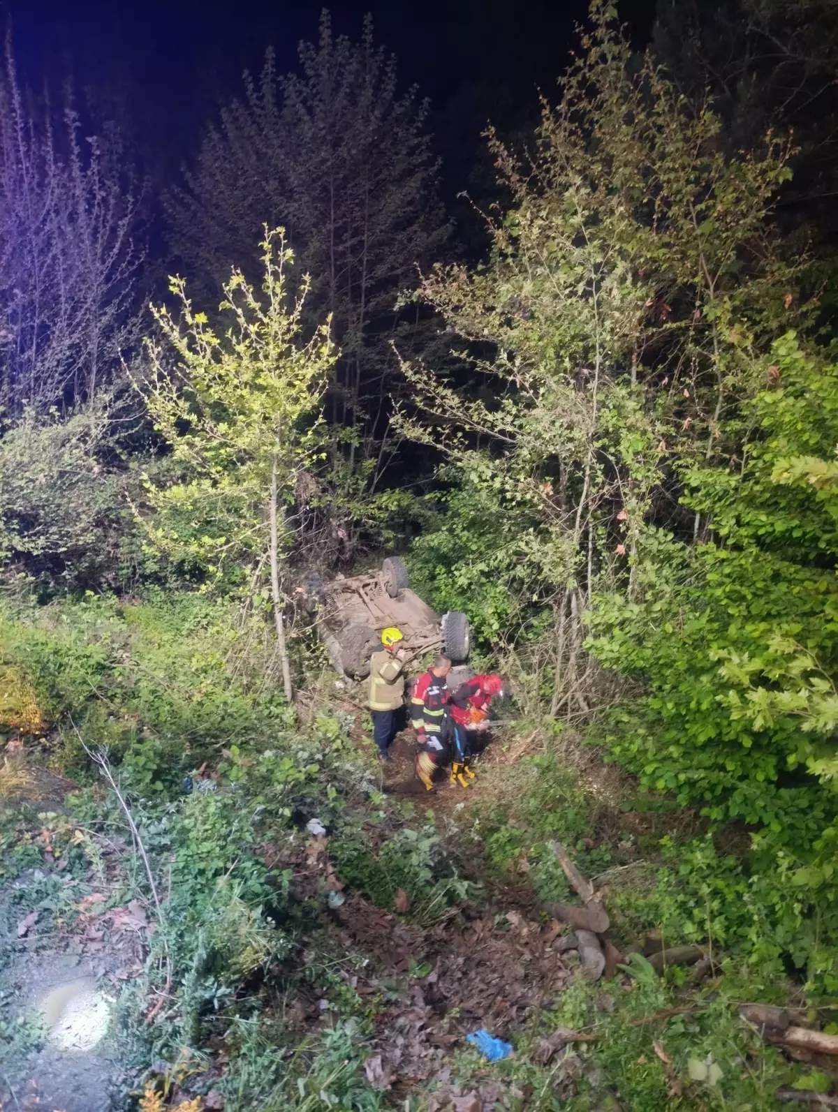 Balıkesir'de Meydana Gelen İki Trafik Kazasında 1 Kişi Hayatını Kaybetti, 6 Kişi Yaralandı.