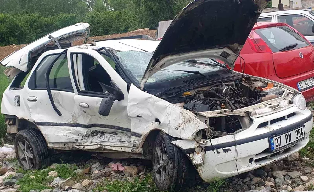 Kastamonu'da trafik kazasında 2 kişi yaralandı.