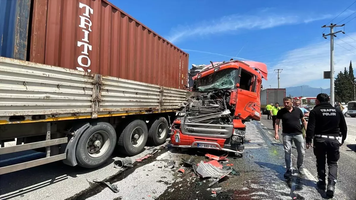 Zincirleme Trafik Kazası Pamukova'da oldu.