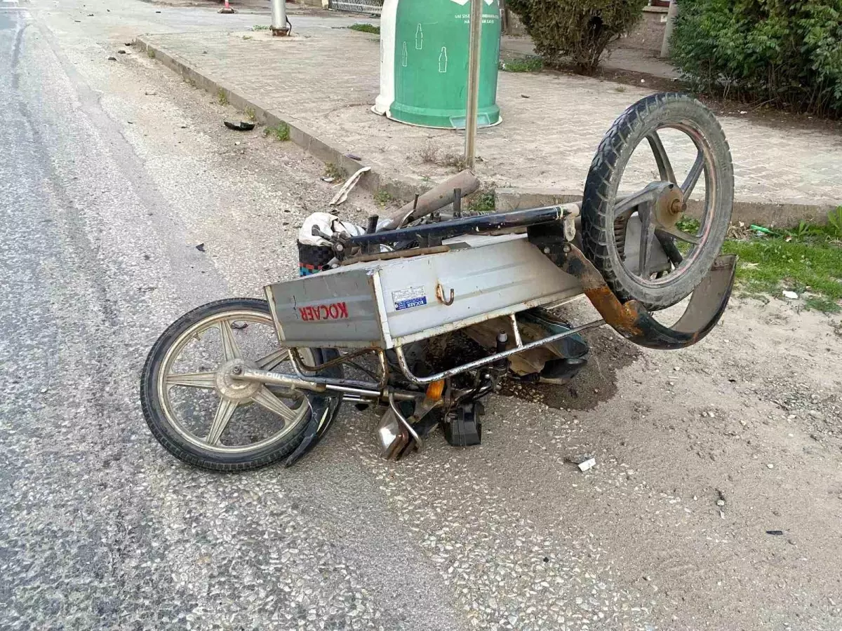 Alaşehir'de Trafik Kazası: 2 Ölü, 1 Yaralı