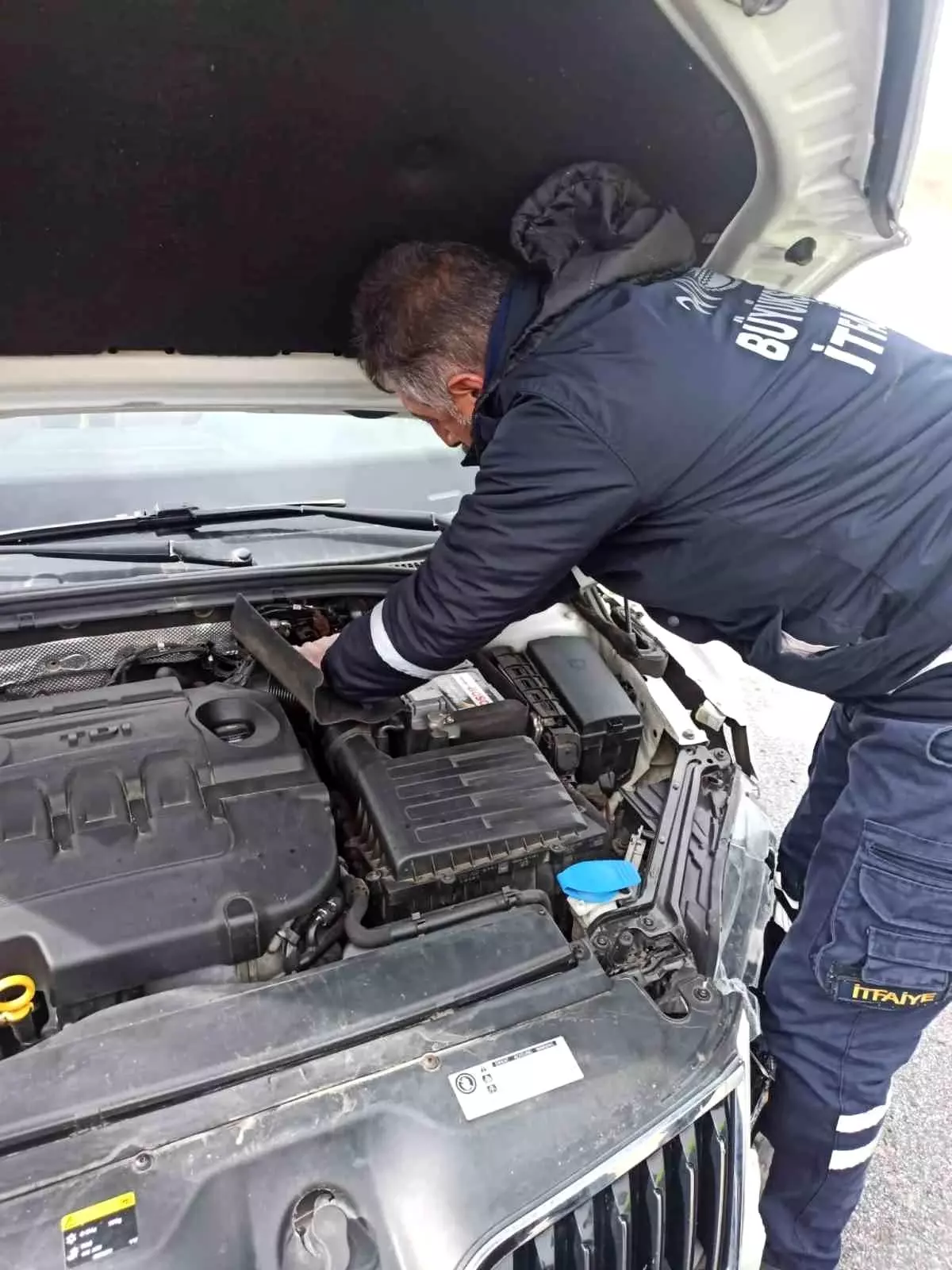 Başkale'de Trafik Kazası: 2 Yaralı