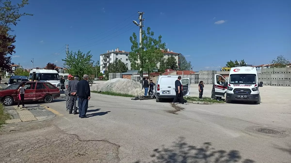Kahramankazan'da Trafik Kazası: 2 Yaralı