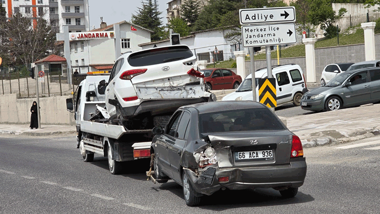 Yozgat'ta zincirleme trafik kazası: 5 yaralı