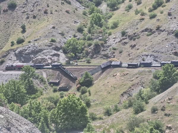 Palu-Diyarbakır Tren Seferinde Kaza! Vagonlar Raydan Çıktı