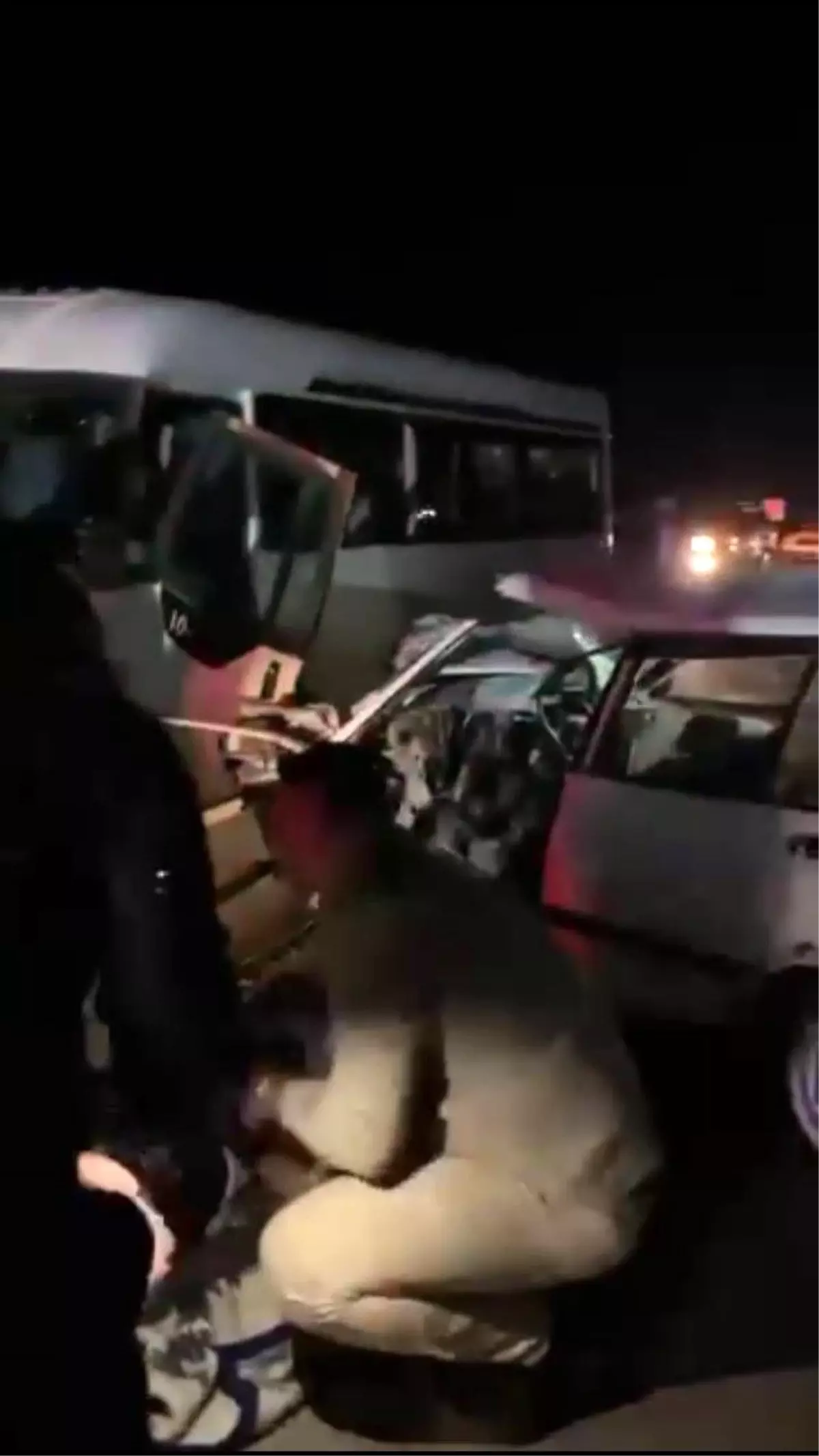 Uzundere'de Trafik Kazası: 2 Yaralı