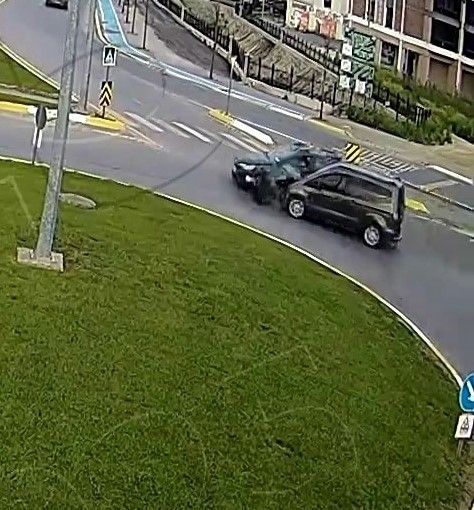 Şehirde ki 9 ayrı trafik kazası kamerada