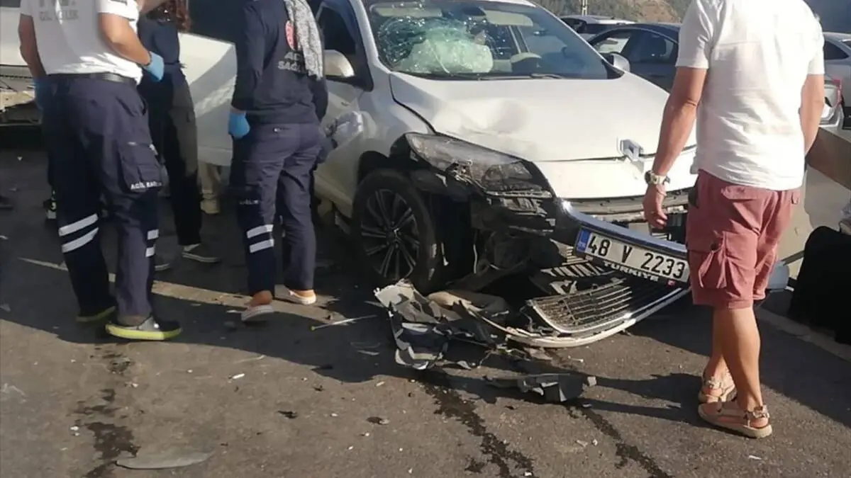 Belen’de zincirleme kaza: 3 yaralı