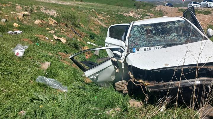 Bingöl'de otomobil şarampole devrildi: 1 ölü, 1'i çocuk 2 yaralı