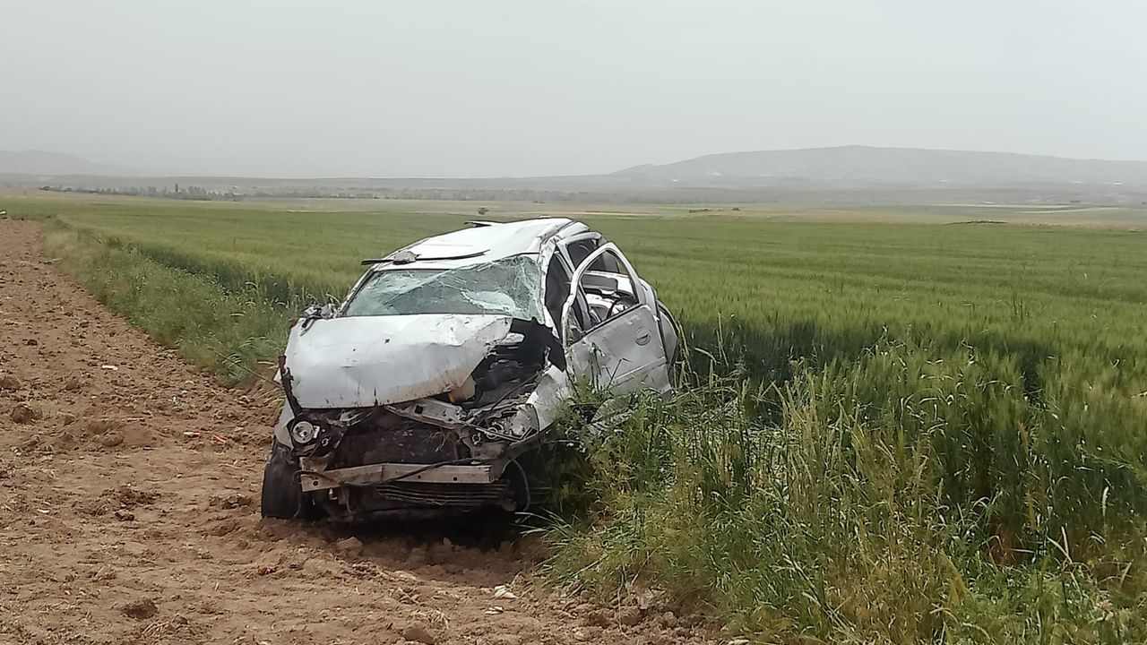 Eskişehir'de görevli öğretmen trafik kazası geçirdi