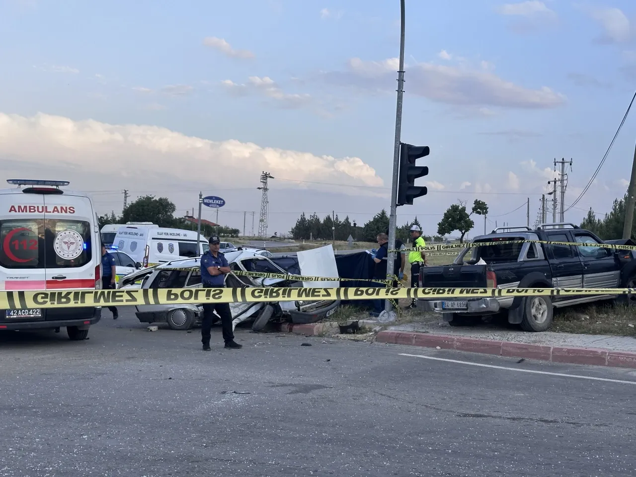 Konya'daki trafik kazasında sürücü ile eşi yaşamını yitirdi