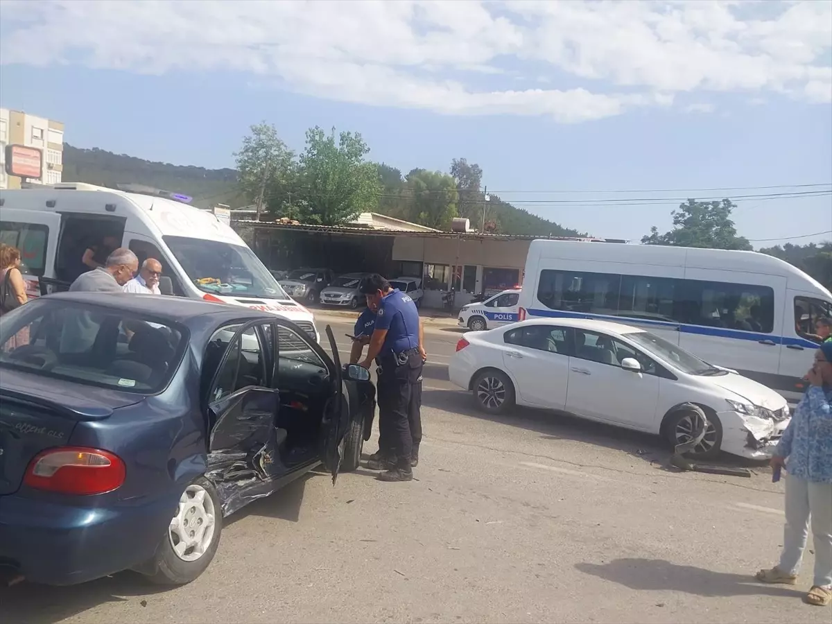 Mersin’de trafik kazasında 3 kişi yaralandı.