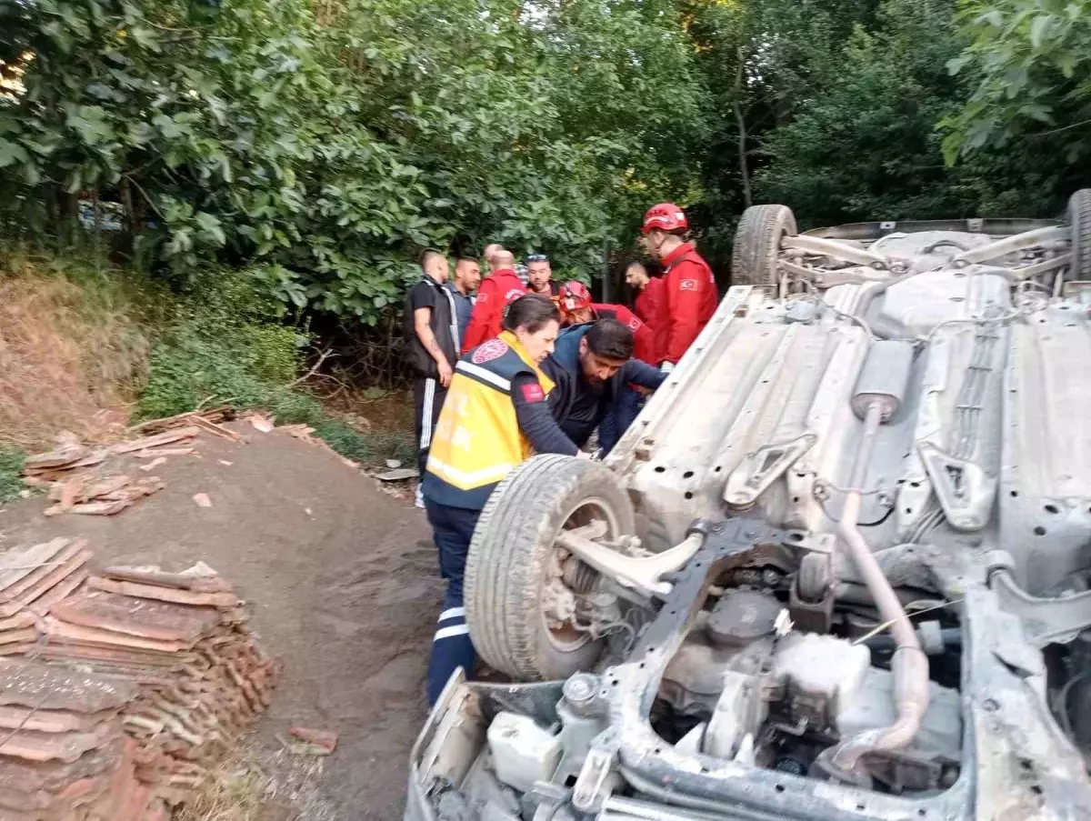 Susurluk'ta Trafik Kazası: Sürücü İtfaiye Tarafından Kurtarıldı