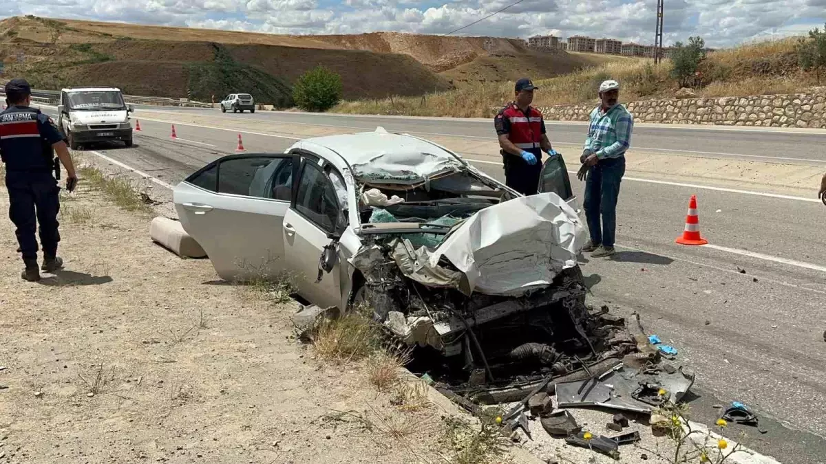 Adıyaman'da Trafik Kazasında Sürücü Hayatını Kaybetti.