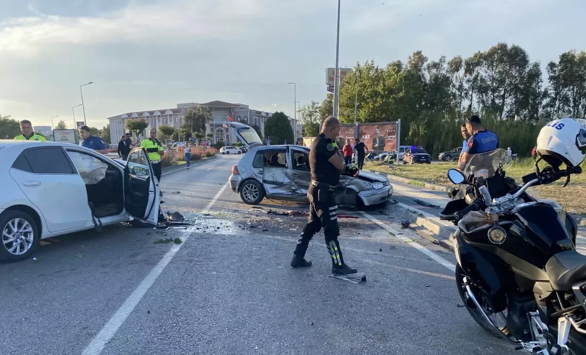 Fethiye'de Trafik Kazasında Bir Kişi Hayatını Kaybetti, Üç Kişi Yaralandı.