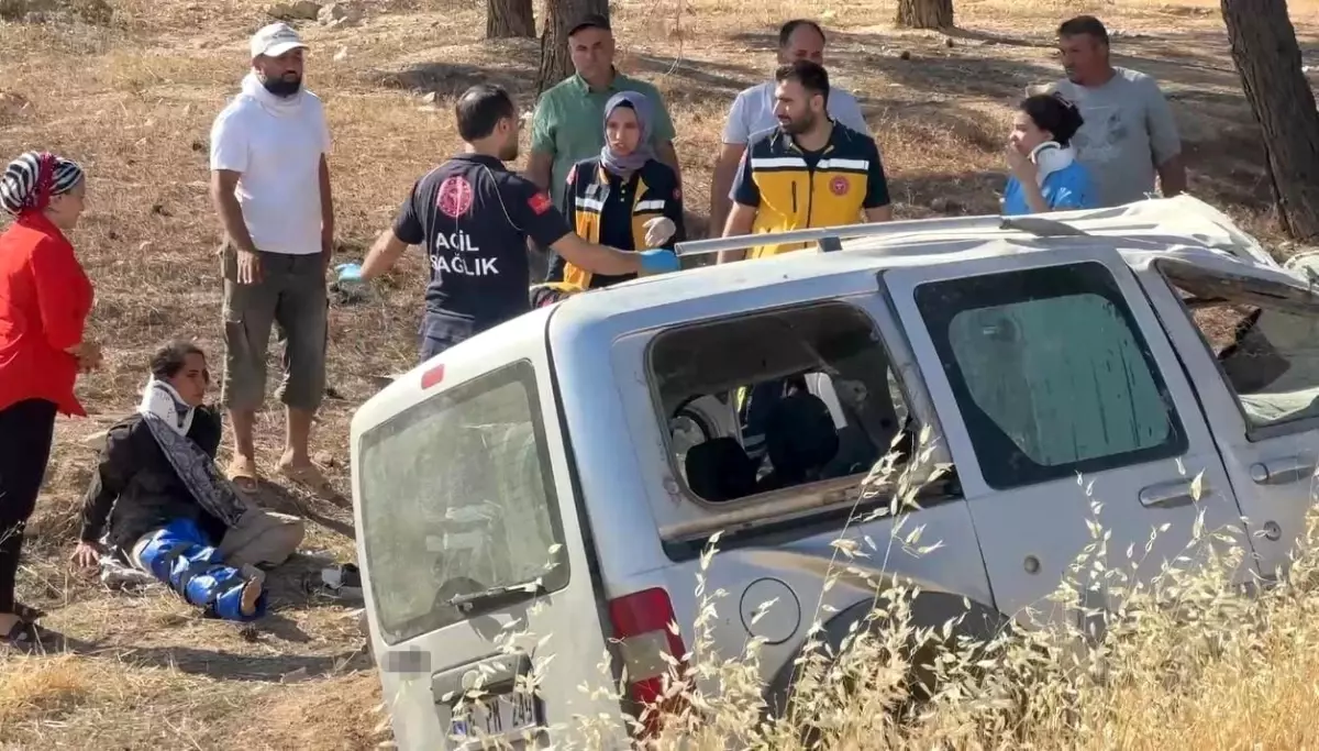 Halfeti'de Tur Gezisinde Kaza: 6 Kişi Yaralandı