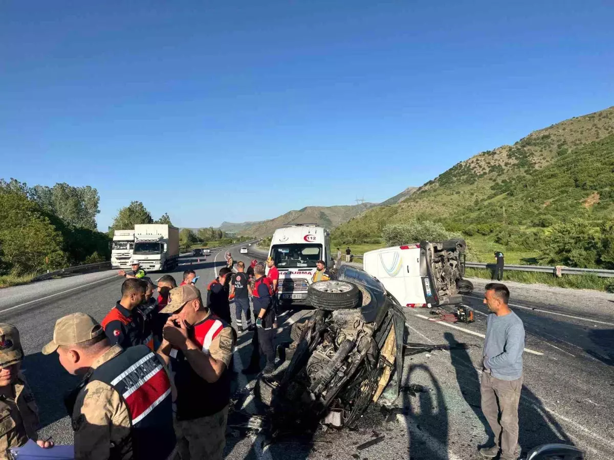 Bitlis'te Kaza: 2 Ölü, 2 Yaralı