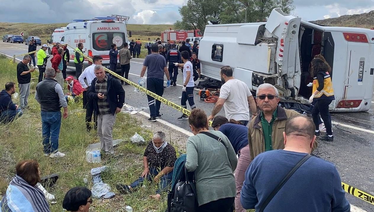 Yozgat'ta ciddi kaza: 2 ölü, 15 yaralı