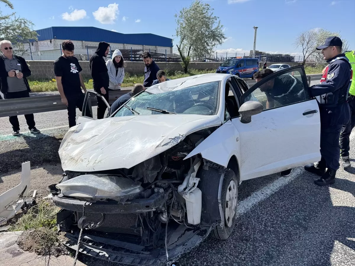 Nevşehir'de Meydana Gelen Trafik Kazasında 4 Kişi Yaralandı