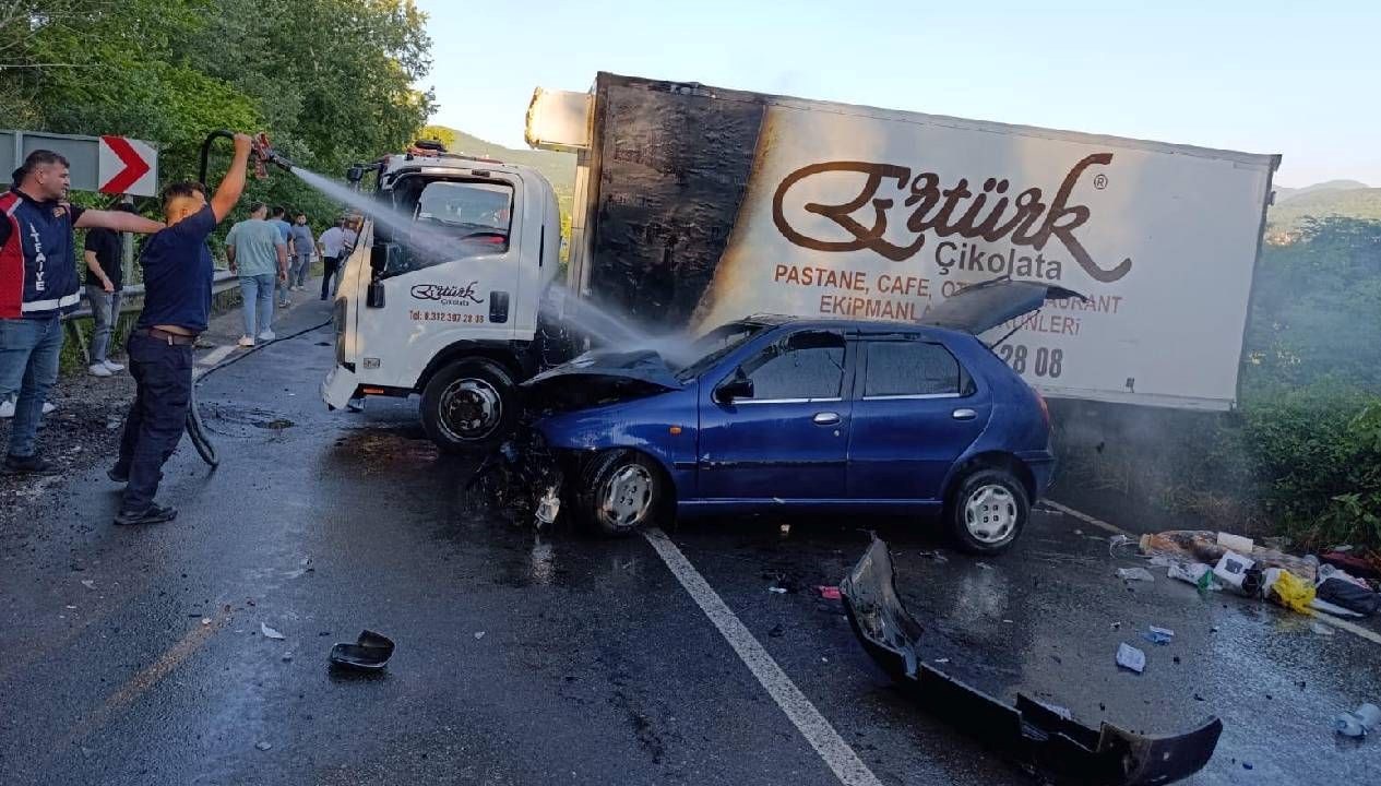 Karabük'te ardışık kaza: Bir kişi hayatını kaybetti, 11 kişi yaralandı.