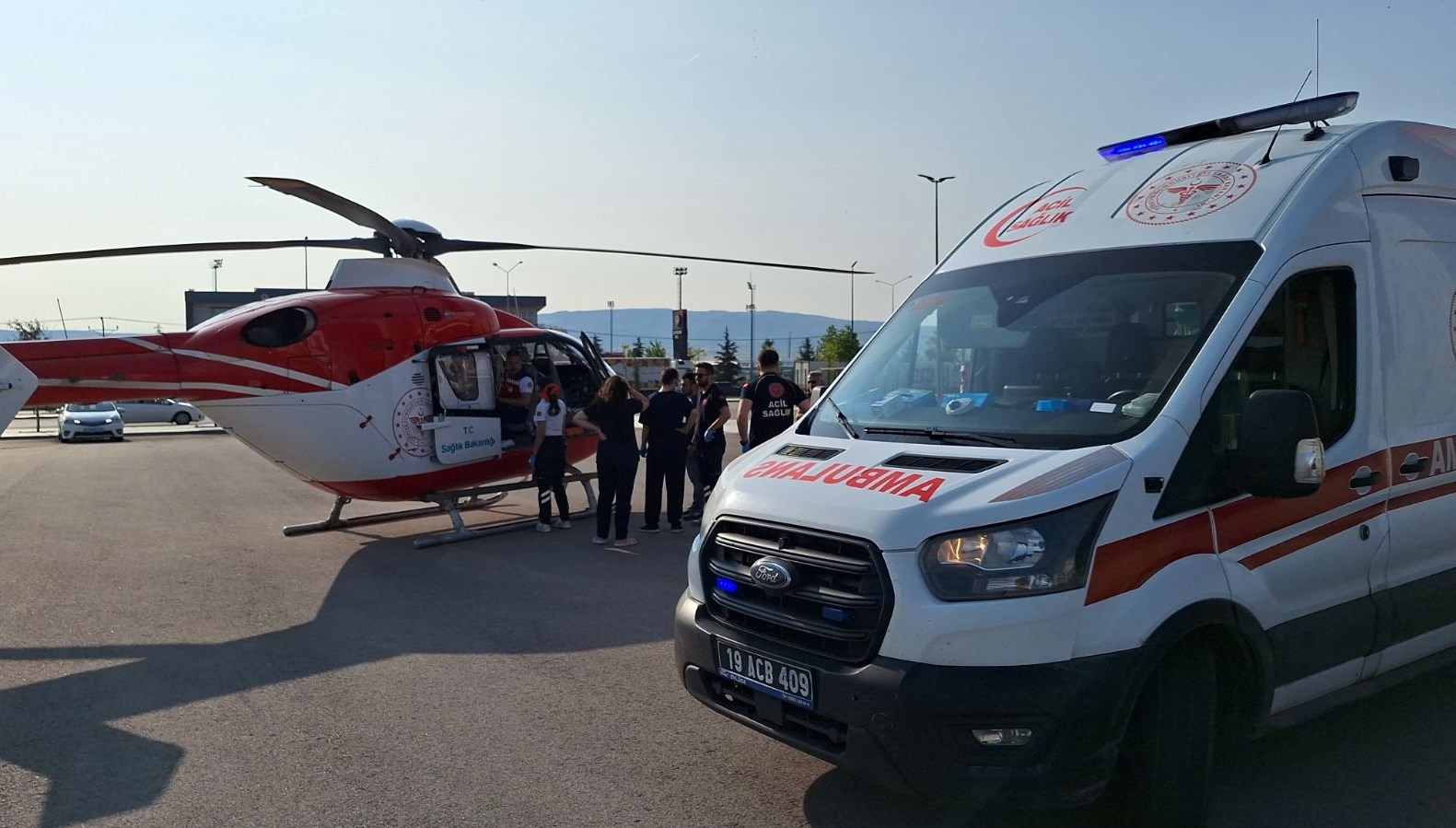 Trafik kazasında yaralanan 2 aylık bebek için ambulans helikopter kalktı.