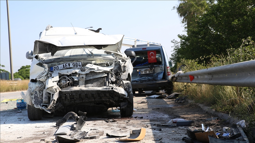 Kurban Bayramı'nın başlangıcında 7 kişi, 692 trafik kazasında hayatını kaybetti.