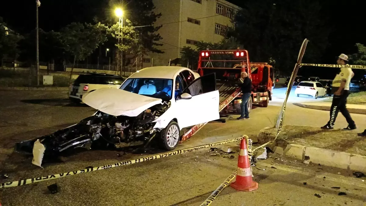 Taşova'da trafik kazası: Bir kişi hayatını kaybetti.