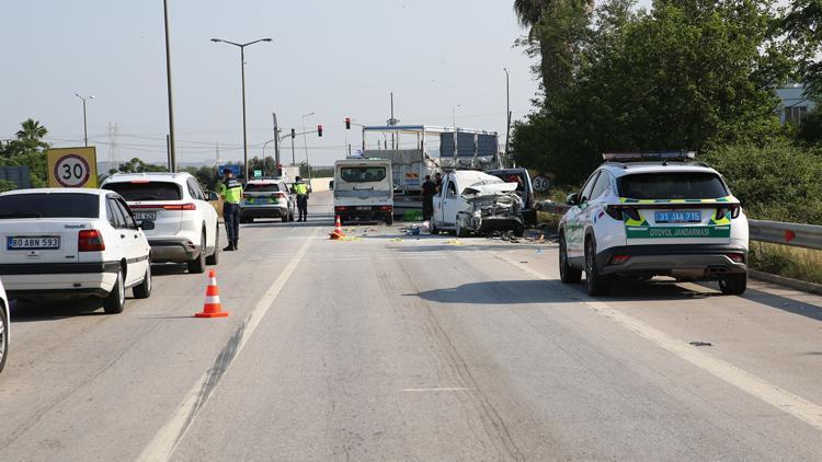 Zincirleme kaza sonucu 1 kişi hayatını kaybetti, 10 kişi yaralandı.
