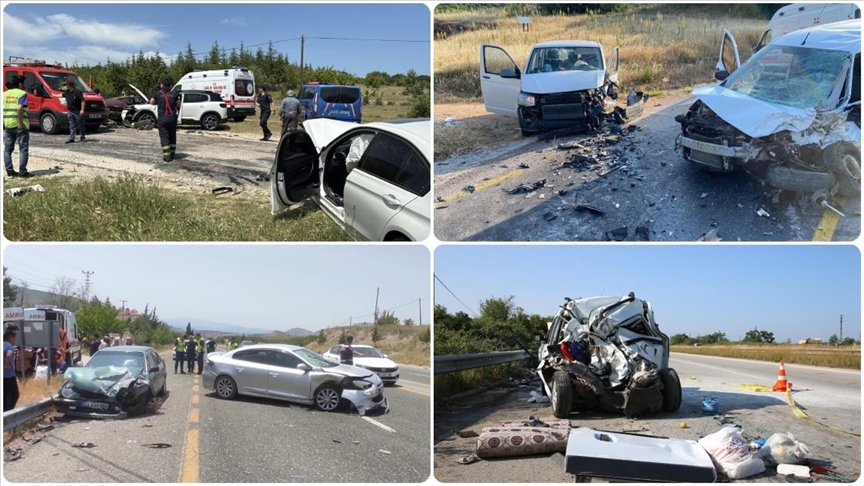 Bayramın ikinci gününde meydana gelen 683 trafik kazasında 9 kişi hayatını kaybetti.