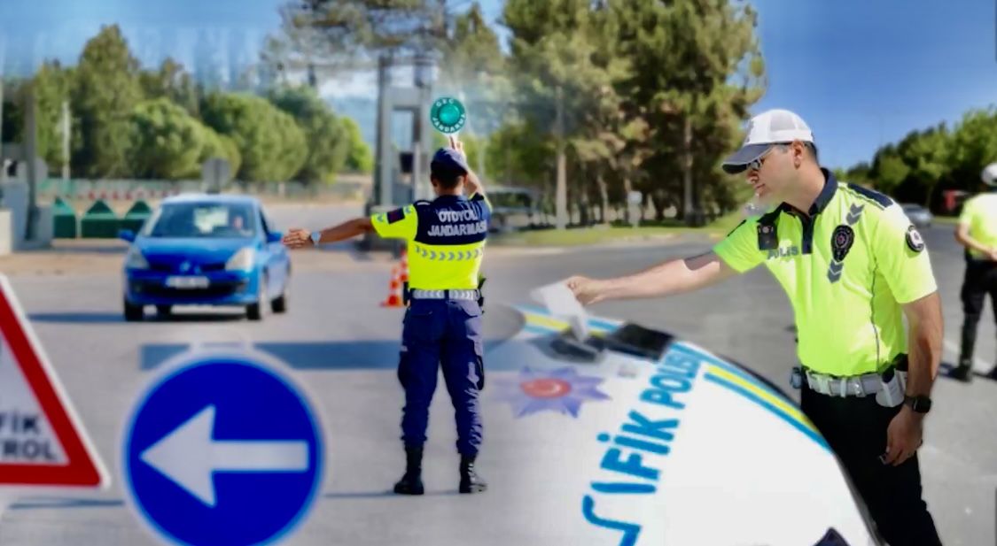 Bayramın ilk gününde 692 trafik kazası yaşandı, açıklamasında bulundu Bakan Yerlikaya.
