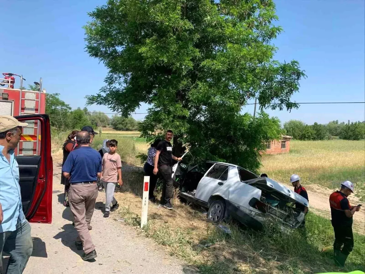 Afyonkarahisar'da trafik kazasında 6 kişi yaralandı.