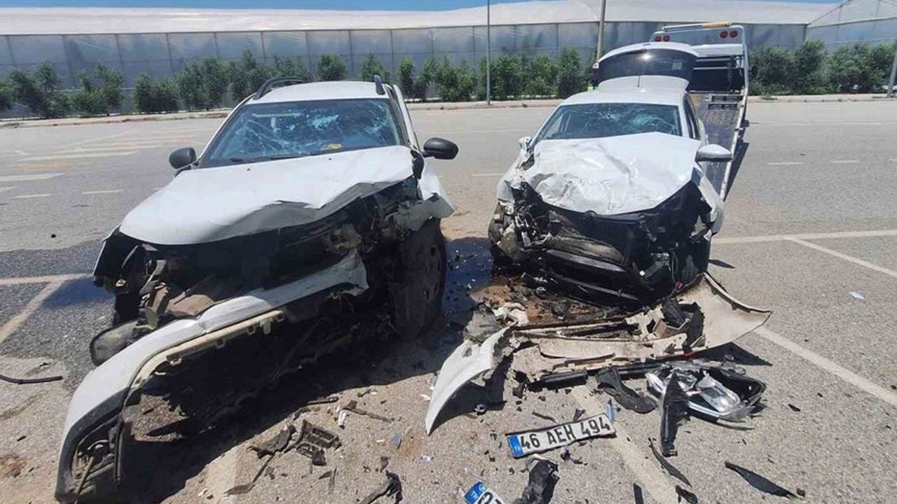 Bayramın başlangıcında 2,238 trafik kazası oldu.