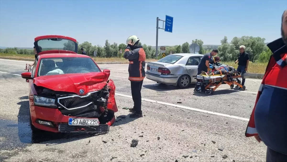 Çorum'da trafik olayı: 4 kişide yaralanma