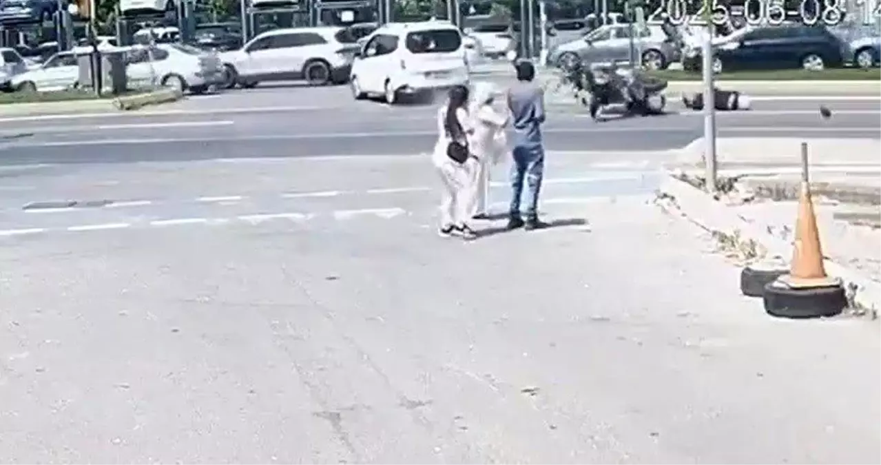 Kartal'da Trafik Kazasında 2 Polis Yaralandı.