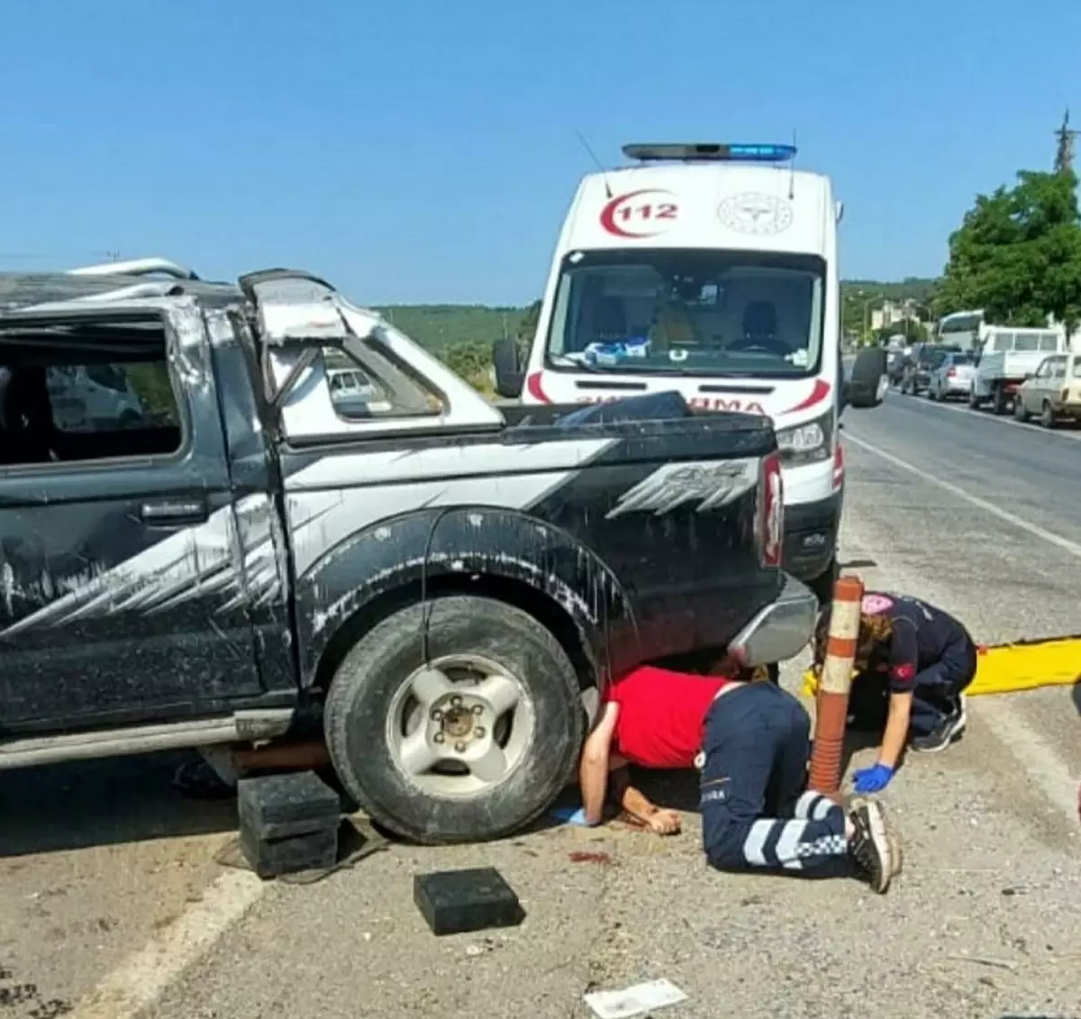 Kuşadası'nda Kaza: 1 Kişi Hayatını Kaybetti, 2 Kişi Yaralandı