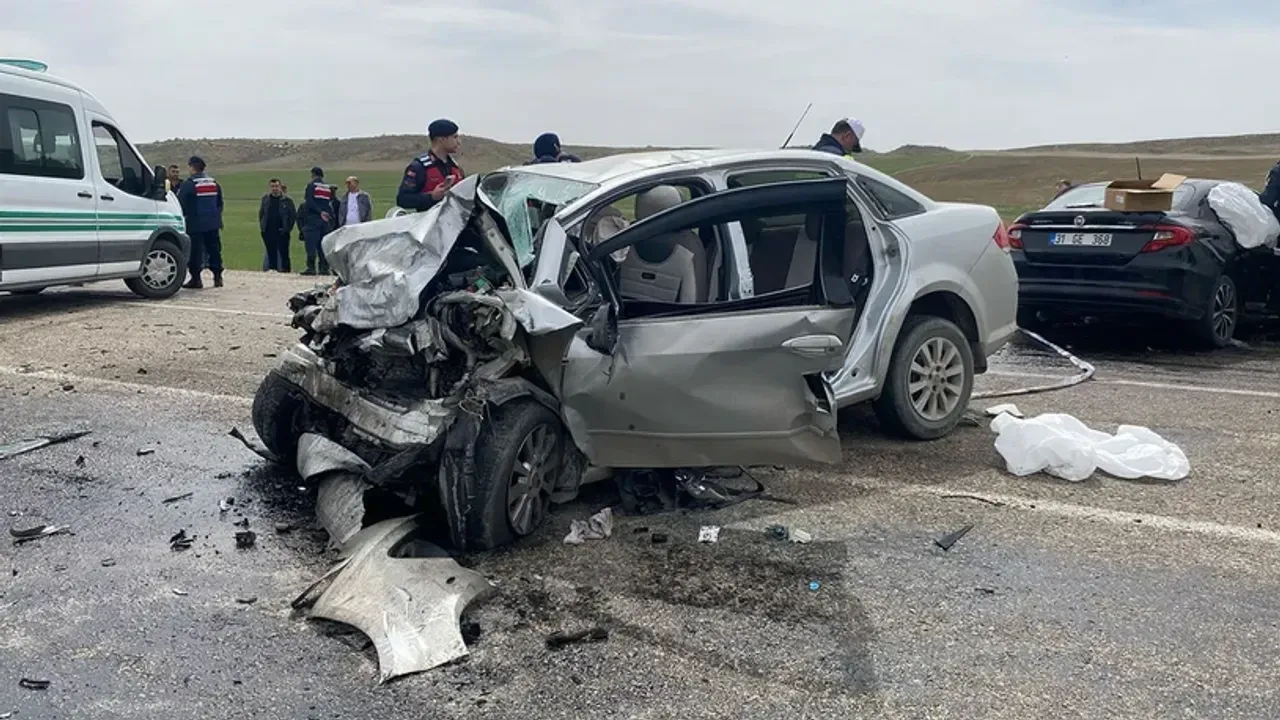 Bayram tatilinde 3 bin 913 kaza meydana geldi, 44 kişi hayatını kaybetti.