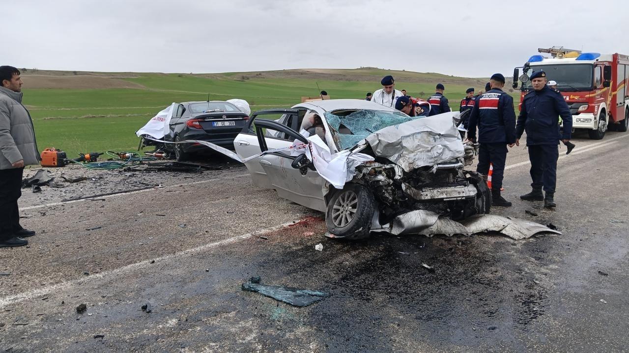 Bayram tatilinde 44 kişi trafik kazasında öldü.