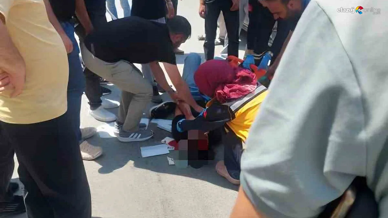 Elazığ'da Trafik Kazasında: Yaralıya İnsanlar Desteğini Esirgemedi!