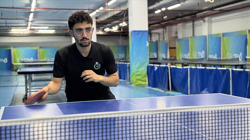 İşitme engelli sporcu, babasının hayalini yaşamak için olimpiyat şampiyonasına antrenman yapmakta.